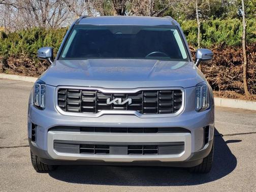Everlasting Silver 2023 Kia Telluride S