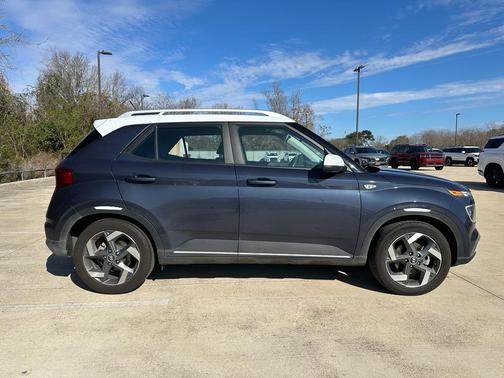 2023 Hyundai VENUE Limited