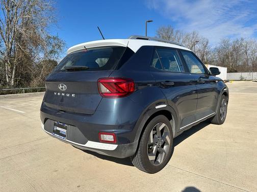 2023 Hyundai VENUE Limited