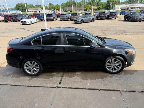 Black Onyx 2015 Buick Regal Base