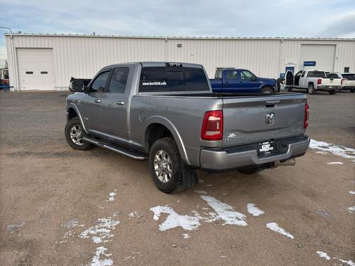 2019 RAM 3500 Laramie Crew Cab 4x4 6'4' Box