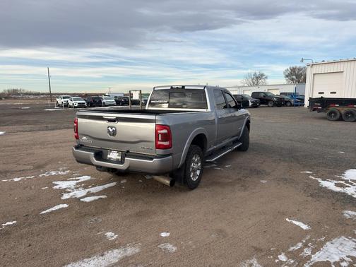2019 RAM 3500 Laramie Crew Cab 4x4 6'4' Box