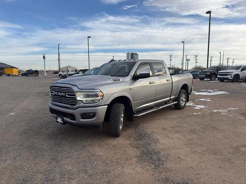 2019 RAM 3500 Laramie Crew Cab 4x4 6'4' Box