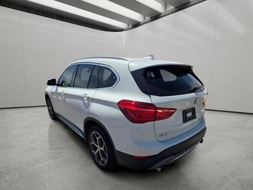 Alpine White 2019 BMW X1 xDrive28i