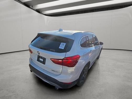 Alpine White 2019 BMW X1 xDrive28i