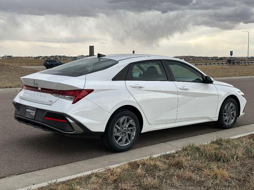 2025 Hyundai ELANTRA HEV Blue