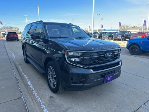 2025 Ford Expedition Max Active 4x4