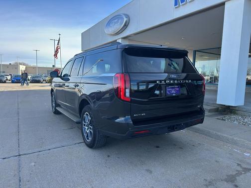 2025 Ford Expedition Max Active 4x4