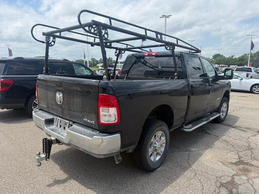 Diamond Black Crystal Pearlcoat 2024 RAM 2500 Big Horn Crew Cab 4x4 6'4' Box