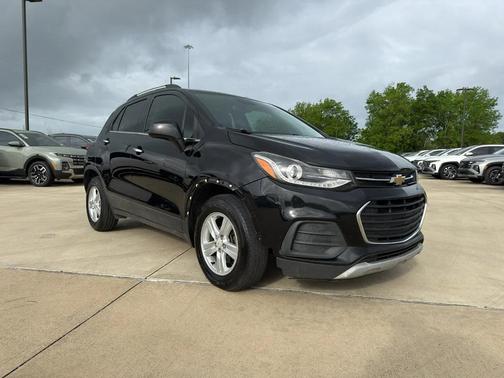 Mosaic Black Metallic 2020 Chevrolet Trax LT