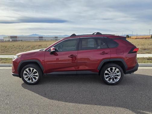 2021 Toyota RAV4 XLE Premium