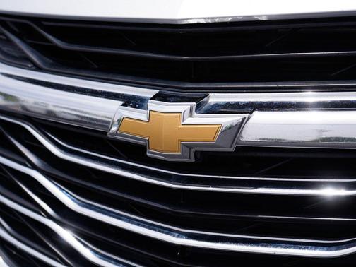 Silver Ice Metallic 2020 Chevrolet Malibu FWD LT