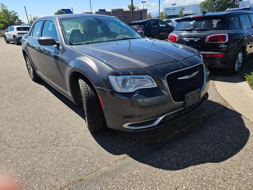 2016 Chrysler 300 Limited