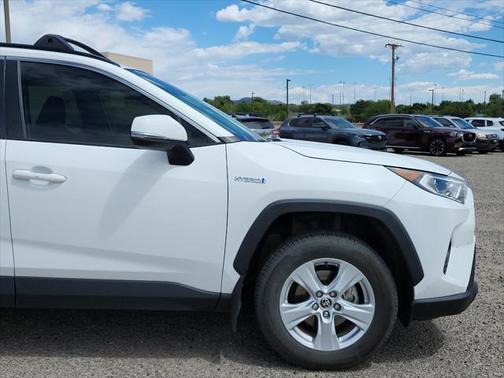 2020 Toyota RAV4 Hybrid XLE