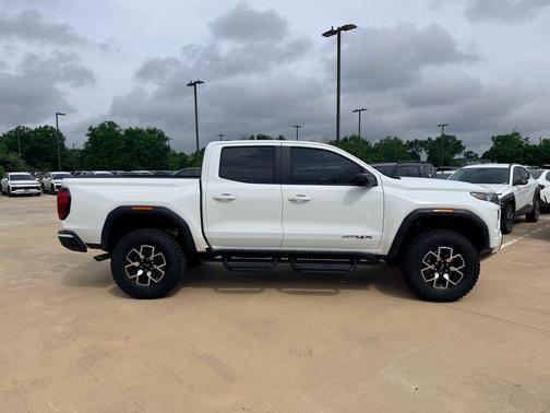 Summit White 2024 GMC Canyon AT4X