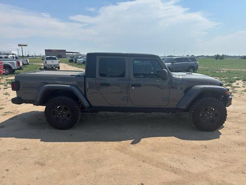 Sting-Gray Clearcoat 2022 Jeep Gladiator Mojave 4x4