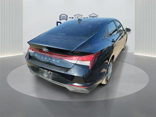 2023 Hyundai ELANTRA SE