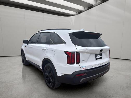 Glacial White Pearl 2021 Kia Sorento S