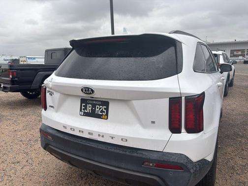 Glacial White Pearl 2021 Kia Sorento S