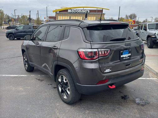Granite Crystal Metallic Clearcoat 2018 Jeep Compass Trailhawk
