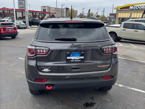 Granite Crystal Metallic Clearcoat 2018 Jeep Compass Trailhawk