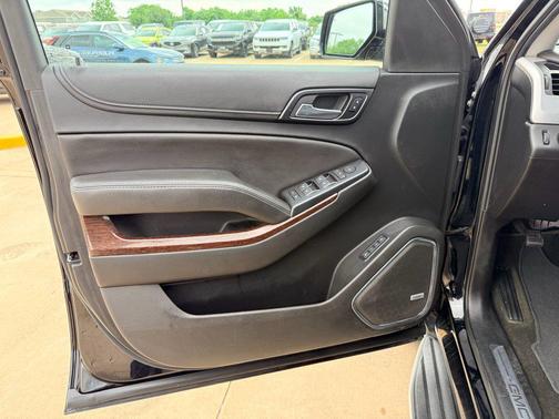 Onyx Black 2018 GMC Yukon XL SLT