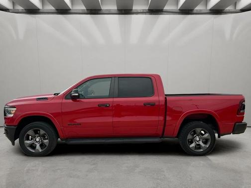 Redline 2 Coat Pearl 2022 RAM 1500 Big Horn/Lone Star