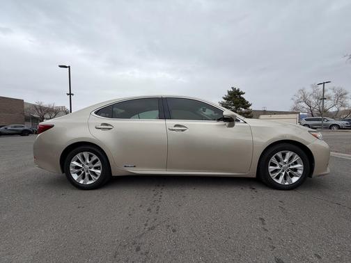 2013 Lexus ES 300h Base