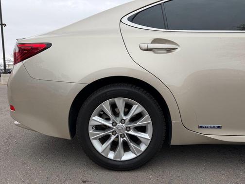 2013 Lexus ES 300h Base