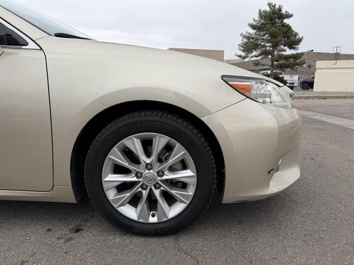 2013 Lexus ES 300h Base
