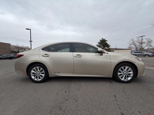 2013 Lexus ES 300h Base