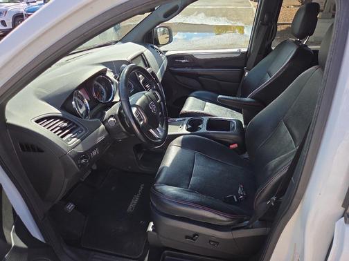 Bright White Clearcoat 2015 Dodge Grand Caravan R/T