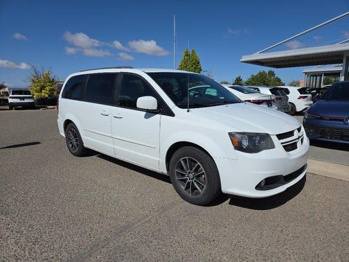 Bright White Clearcoat 2015 Dodge Grand Caravan R/T