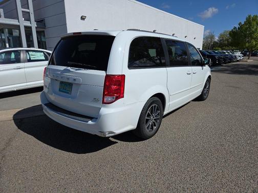 Bright White Clearcoat 2015 Dodge Grand Caravan R/T
