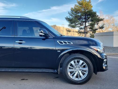 2017 INFINITI QX80 Base