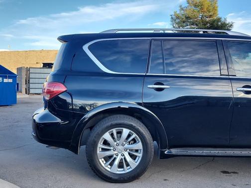 2017 INFINITI QX80 Base