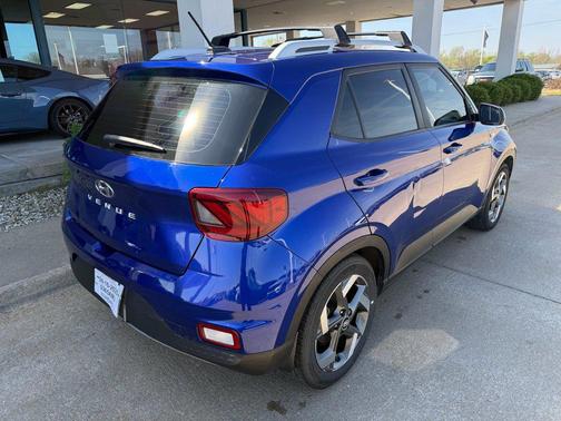 2023 Hyundai VENUE Limited