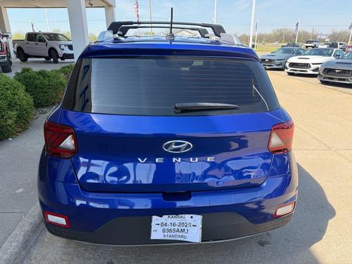 2023 Hyundai VENUE Limited