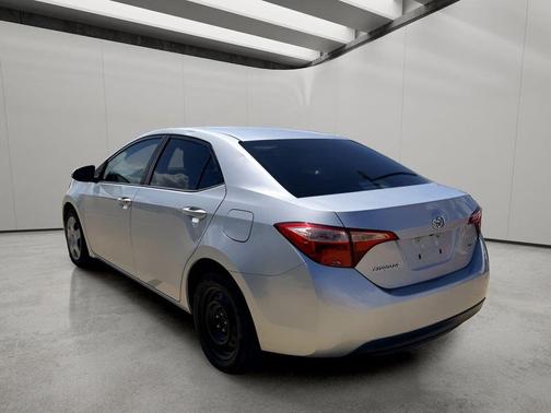 Classic Silver Metallic 2018 Toyota Corolla LE