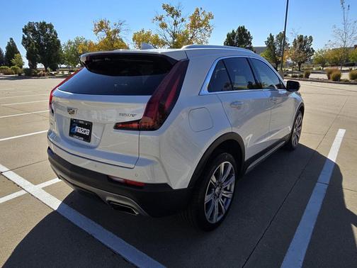 Crystal White Tricoat 2022 Cadillac XT4 Premium Luxury