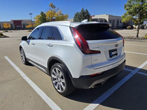 Crystal White Tricoat 2022 Cadillac XT4 Premium Luxury