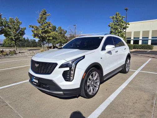 Crystal White Tricoat 2022 Cadillac XT4 Premium Luxury