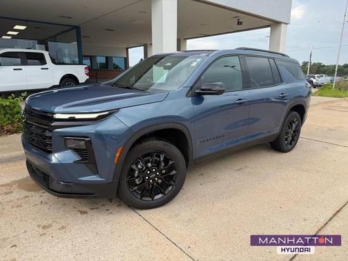 Lakeshore Blue Metallic 2026 Chevrolet Traverse LT