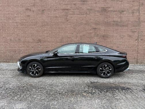 Onyx Black 2024 Hyundai SONATA SEL