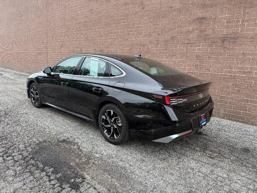 Onyx Black 2024 Hyundai SONATA SEL