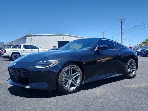 Black Diamond Pearl 2024 Nissan Z Sport Auto