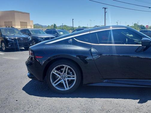 Black Diamond Pearl 2024 Nissan Z Sport Auto
