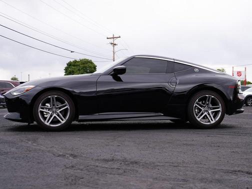 Black Diamond Pearl 2024 Nissan Z Sport Auto