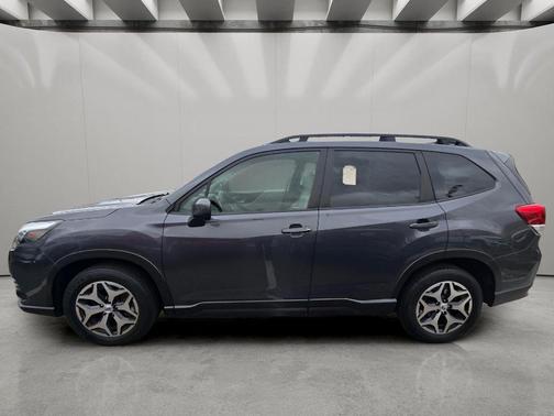Magnetite Gray Metallic 2022 Subaru Forester Premium