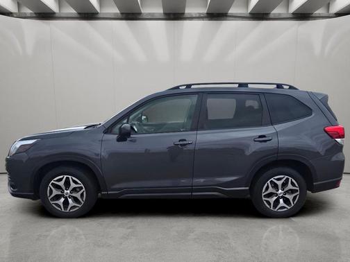 Magnetite Gray Metallic 2022 Subaru Forester Premium